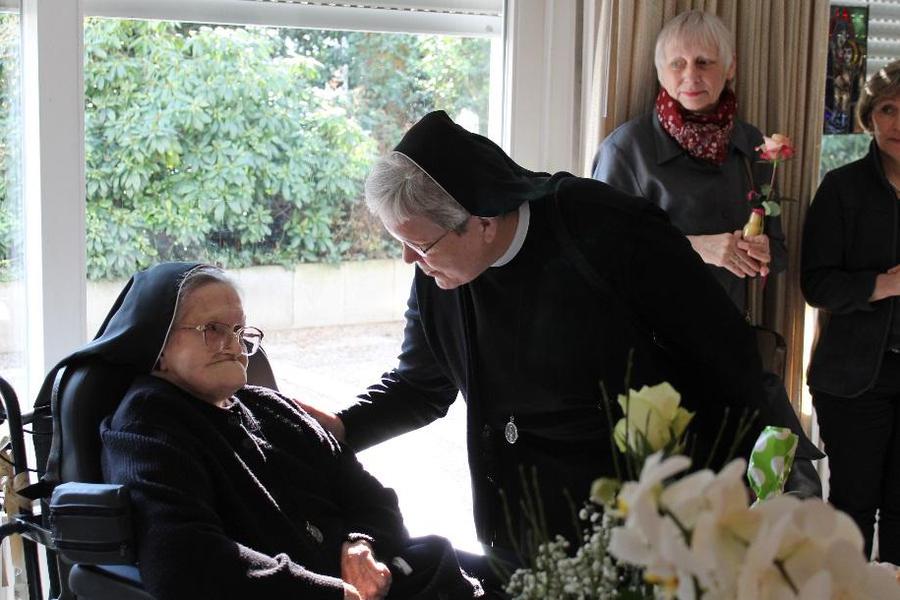 Schwester Gratuliert Schwester Zum 50 Geburtstag